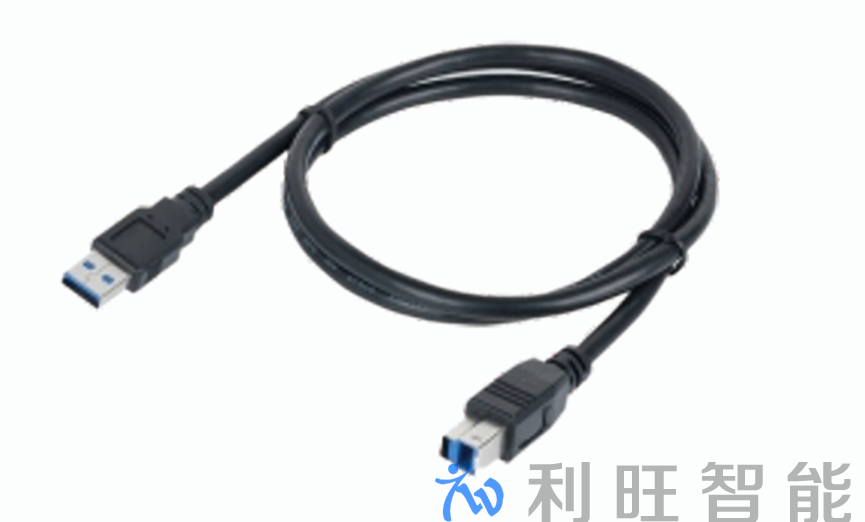 USB线连接电脑与摄像机